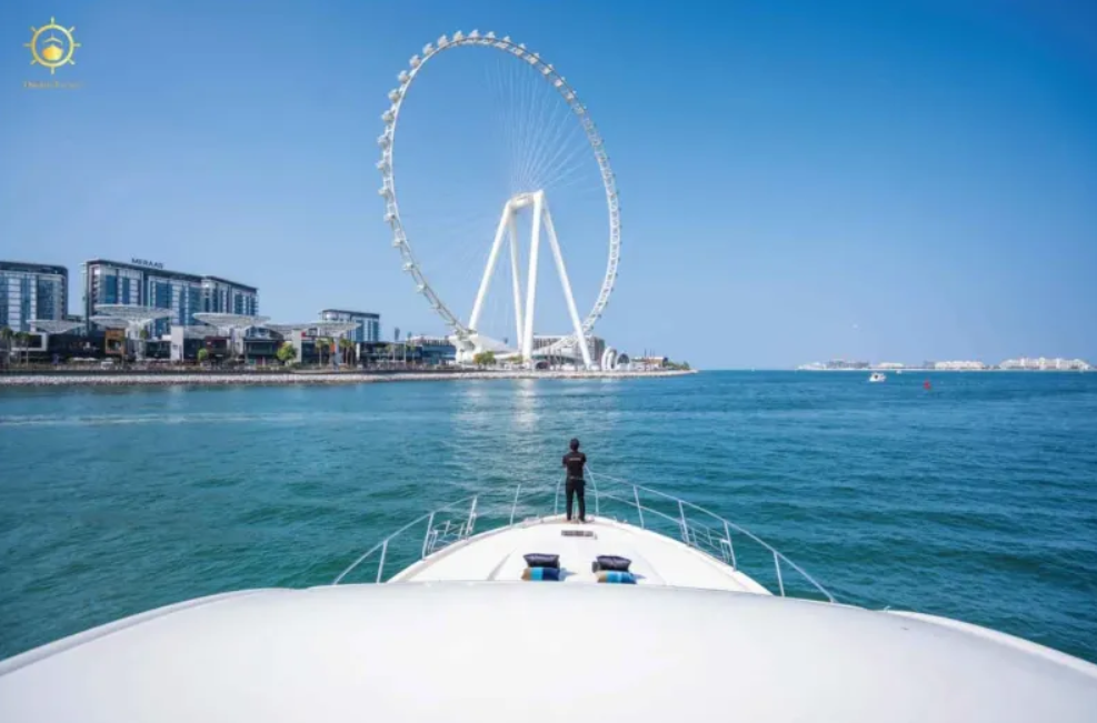 I migliori motivi per scegliere il noleggio di uno yacht per feste a Dubai per il tuo prossimo evento.